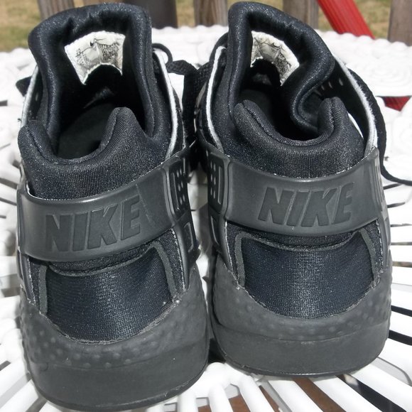 Nike Air Huarache Shoes Size 7Y Worn 4 times Great Clean Like New Condition - Picture 4 of 10